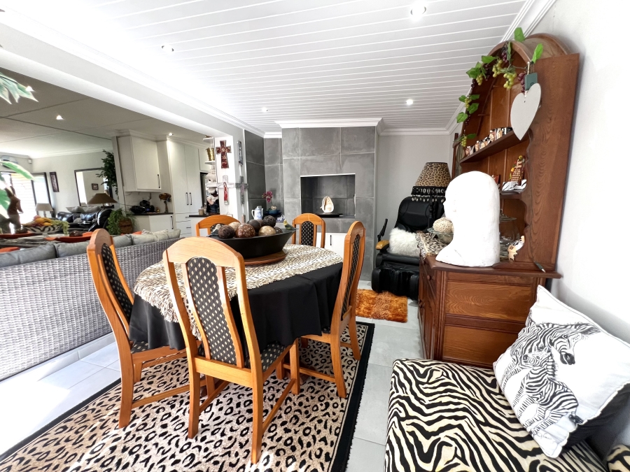3 Bedroom Property for Sale in Jeffreys Bay Central Eastern Cape